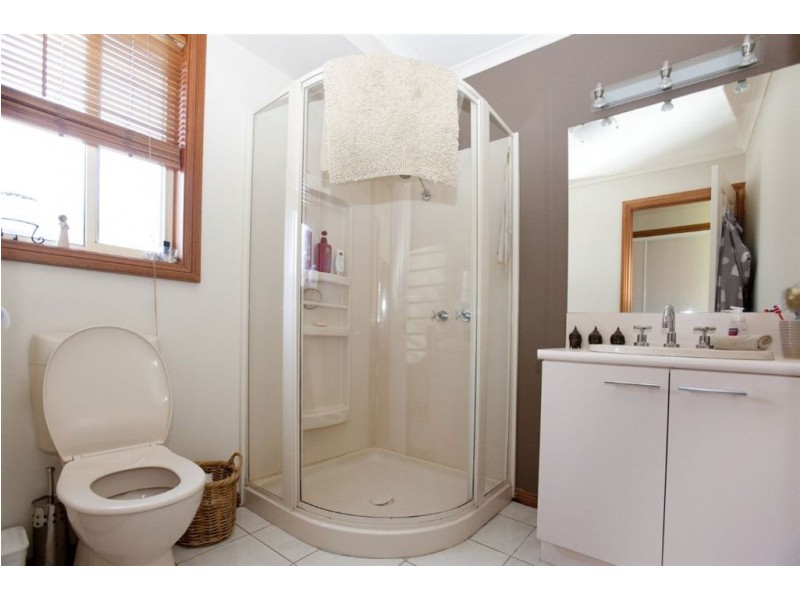 46 Outlook Drive, Drouin VIC 3818