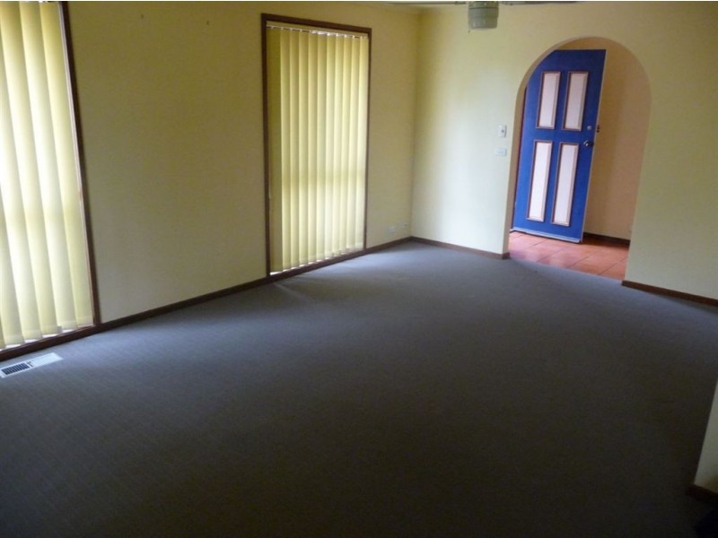 11 Wood Street, Drouin VIC 3818