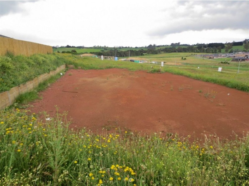 14 Ajax Street, Drouin VIC 3818