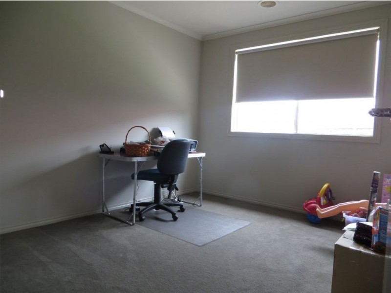 8 Palm Square, Drouin VIC 3818