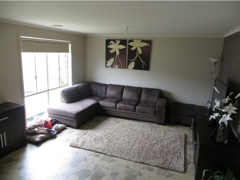 8 Palm Square, Drouin VIC 3818