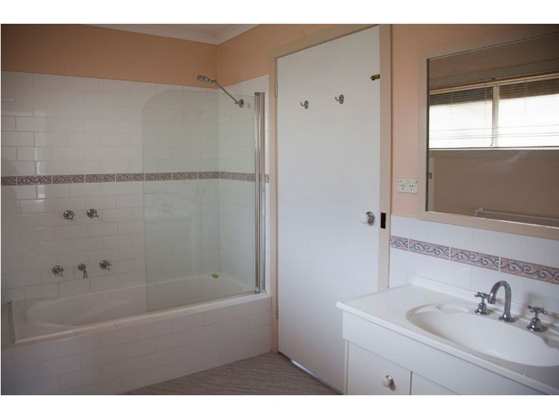 57 Lampard Road, Drouin VIC 3818