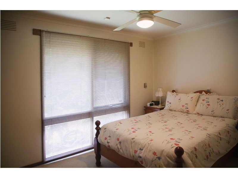 1/6 Bank Place, Drouin VIC 3818