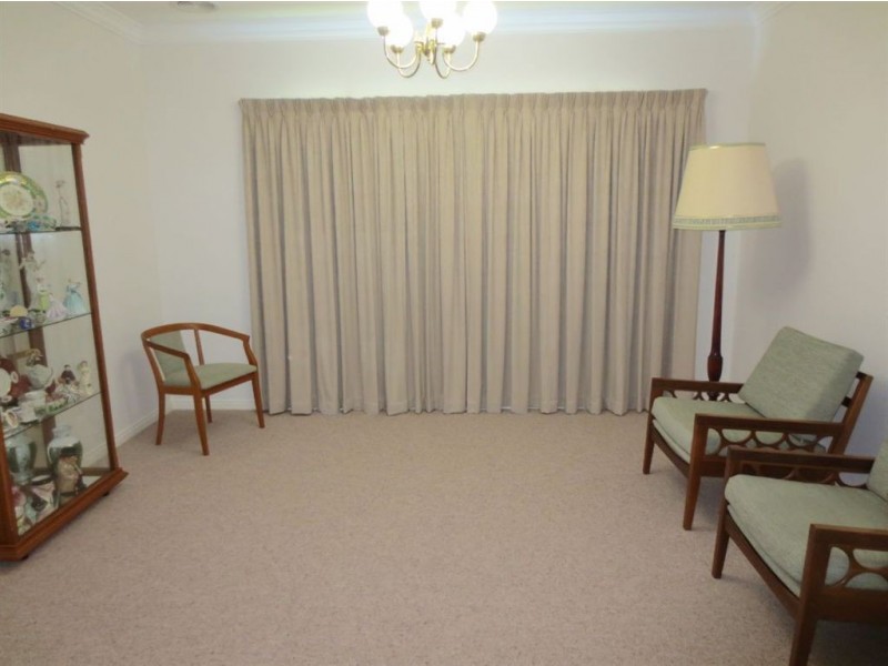 11 Chiswick Crescent, Drouin VIC 3818