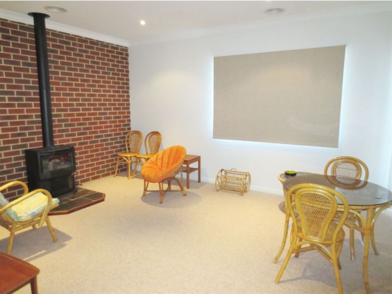 11 Chiswick Crescent, Drouin VIC 3818