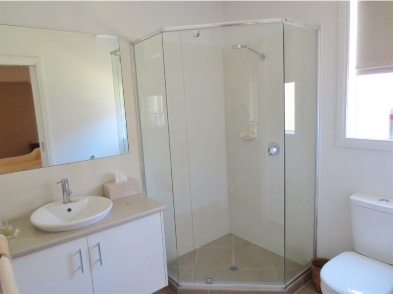 11 Chiswick Crescent, Drouin VIC 3818