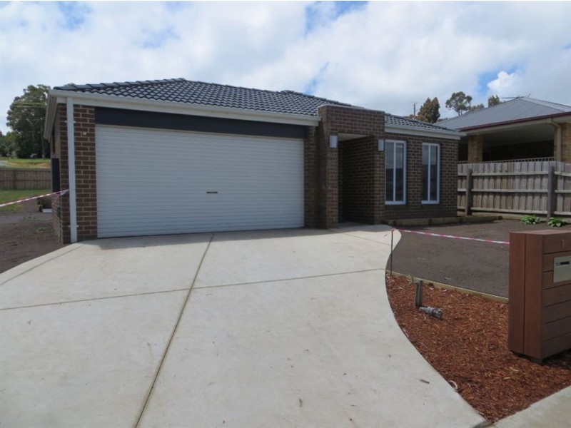 1 Namel Court, Drouin VIC 3818