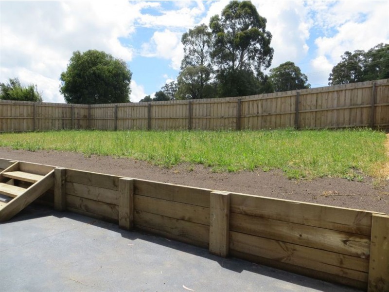 1 Namel Court, Drouin VIC 3818