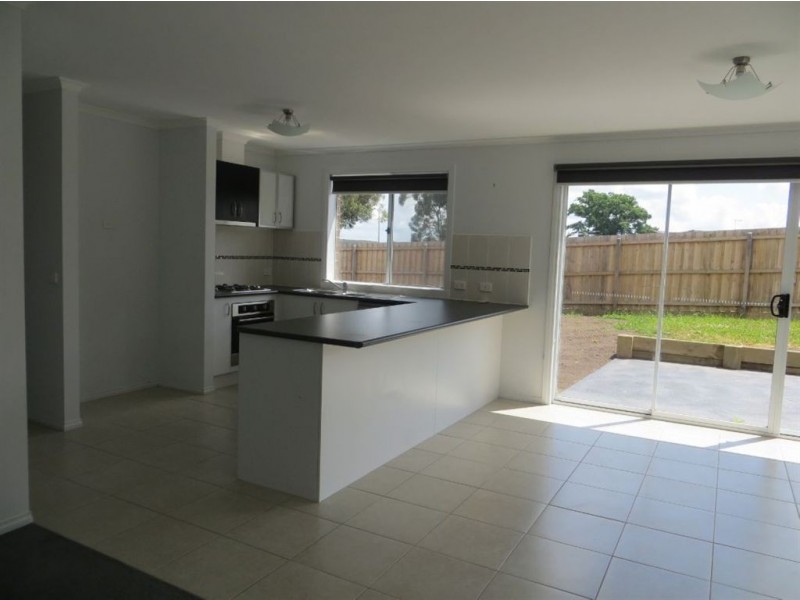 1 Namel Court, Drouin VIC 3818