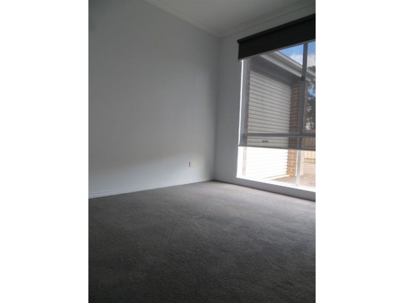 1 Namel Court, Drouin VIC 3818