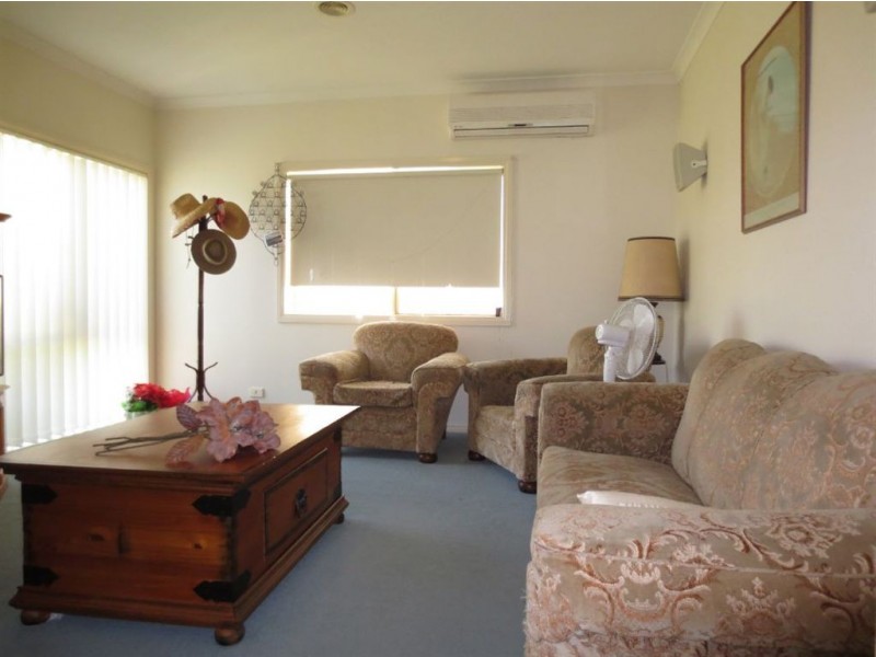 1/15 Fairway Drive, Drouin VIC 3818