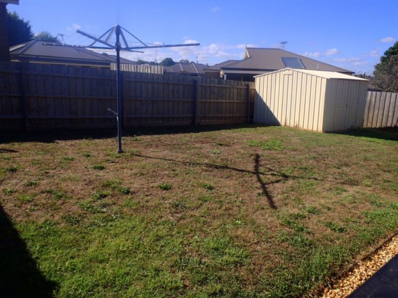 4 Richie Court, Drouin VIC 3818