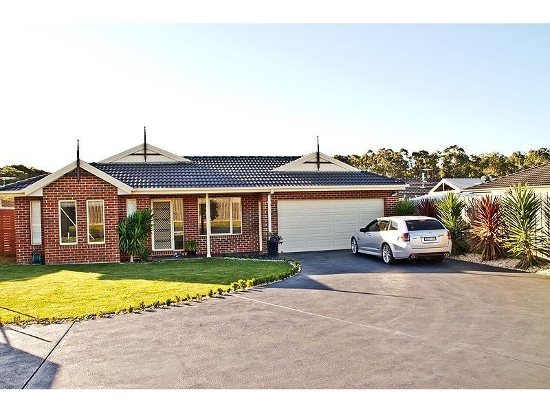 7 Lomandra Court, Drouin VIC 3818