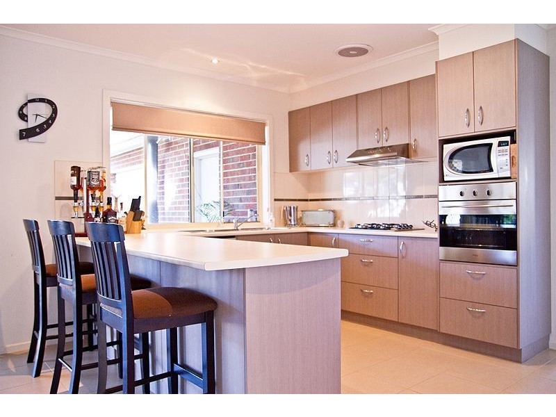 7 Lomandra Court, Drouin VIC 3818