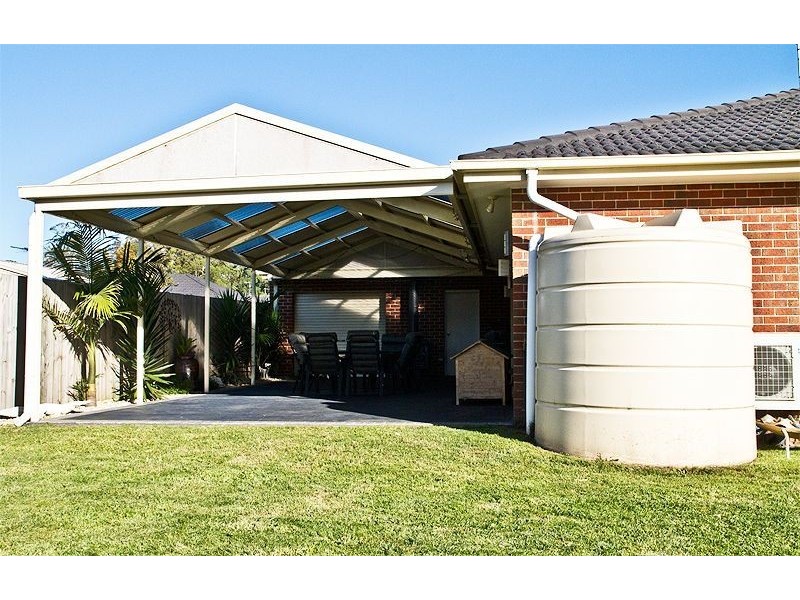 7 Lomandra Court, Drouin VIC 3818