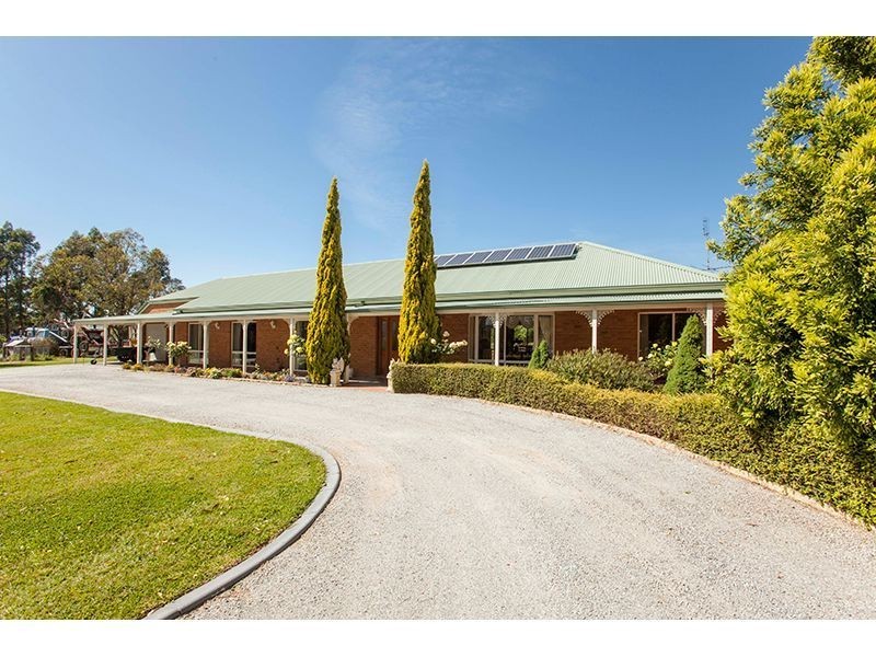 11 Pryor Road, Drouin VIC 3818