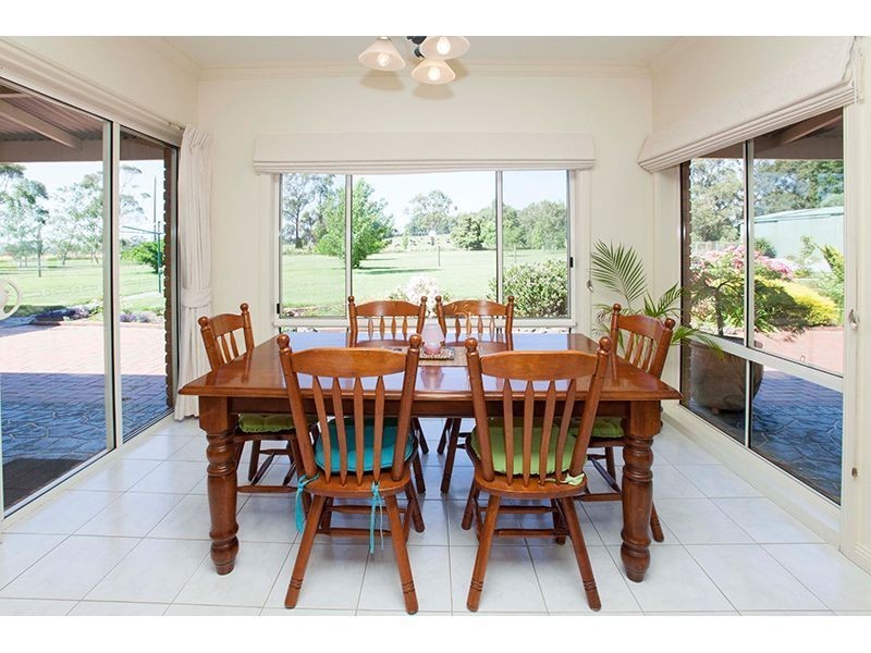 11 Pryor Road, Drouin VIC 3818