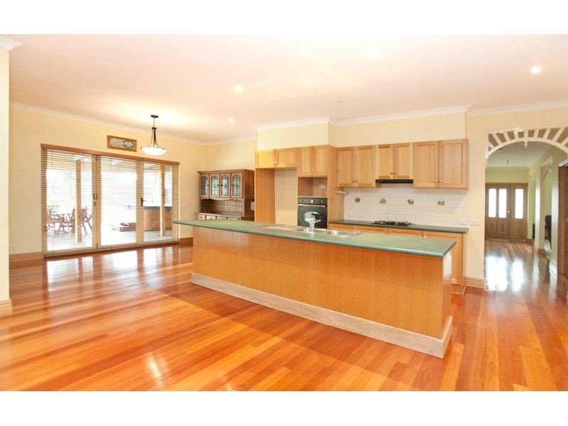 22 Nottingham Court, Drouin VIC 3818