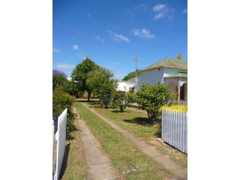 4 Hopetoun Road, Drouin VIC 3818