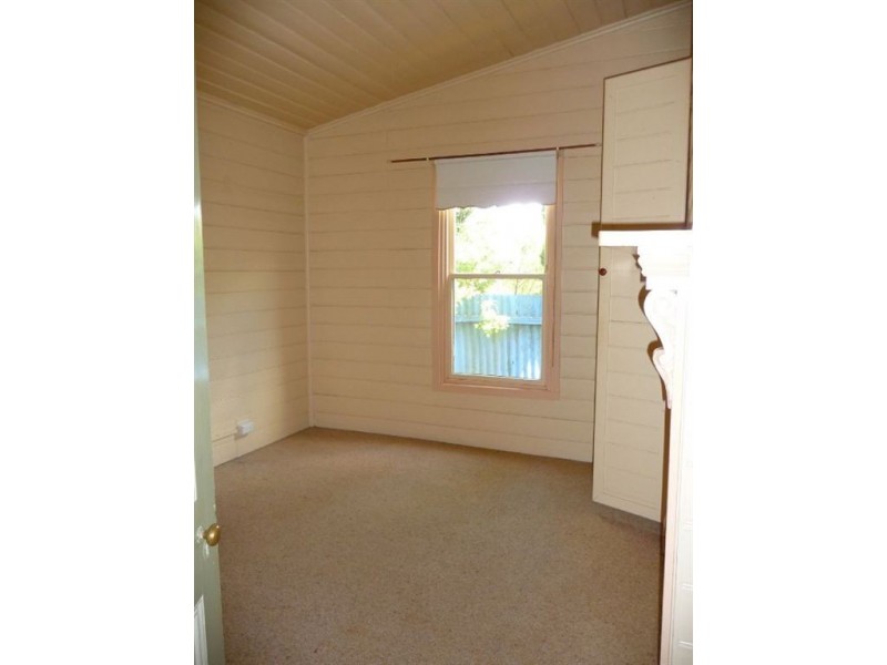 4 Hopetoun Road, Drouin VIC 3818