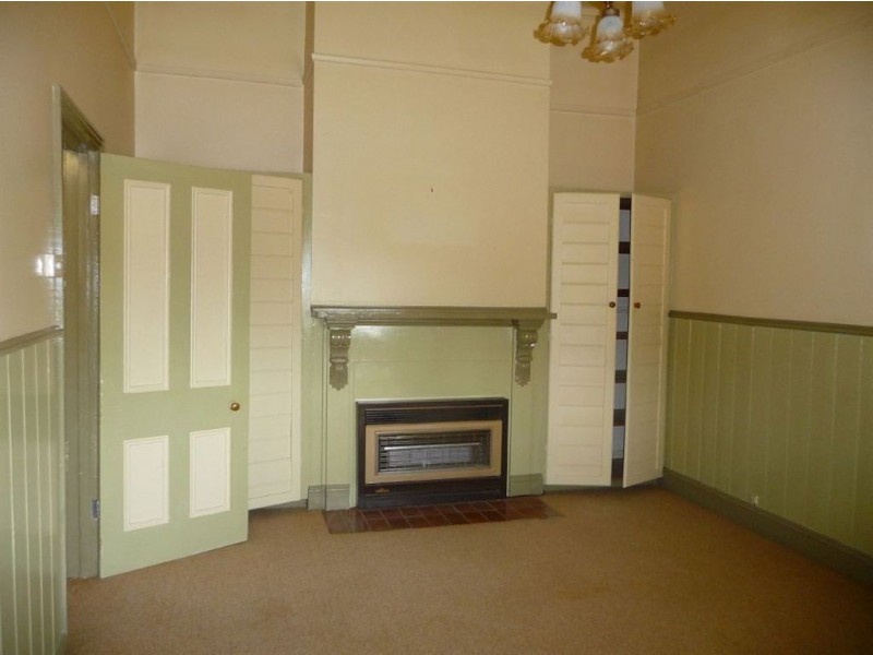 4 Hopetoun Road, Drouin VIC 3818