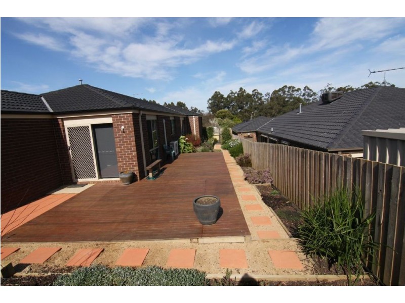 17 Holland Street, Drouin VIC 3818