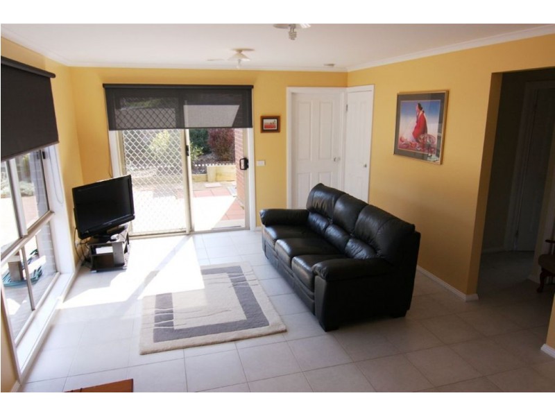 17 Holland Street, Drouin VIC 3818