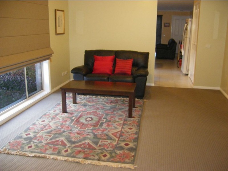 17 Holland Street, Drouin VIC 3818