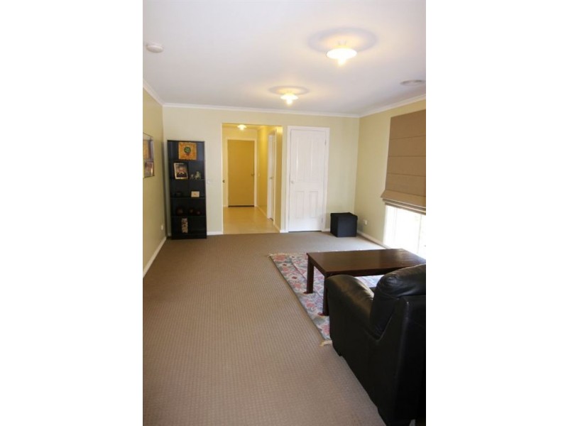 17 Holland Street, Drouin VIC 3818