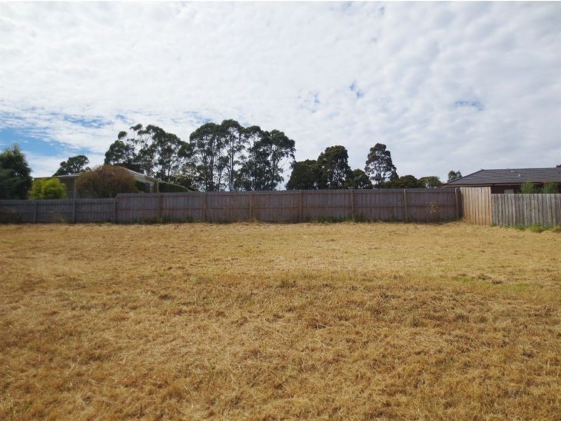 6 Buritta Court, Drouin VIC 3818