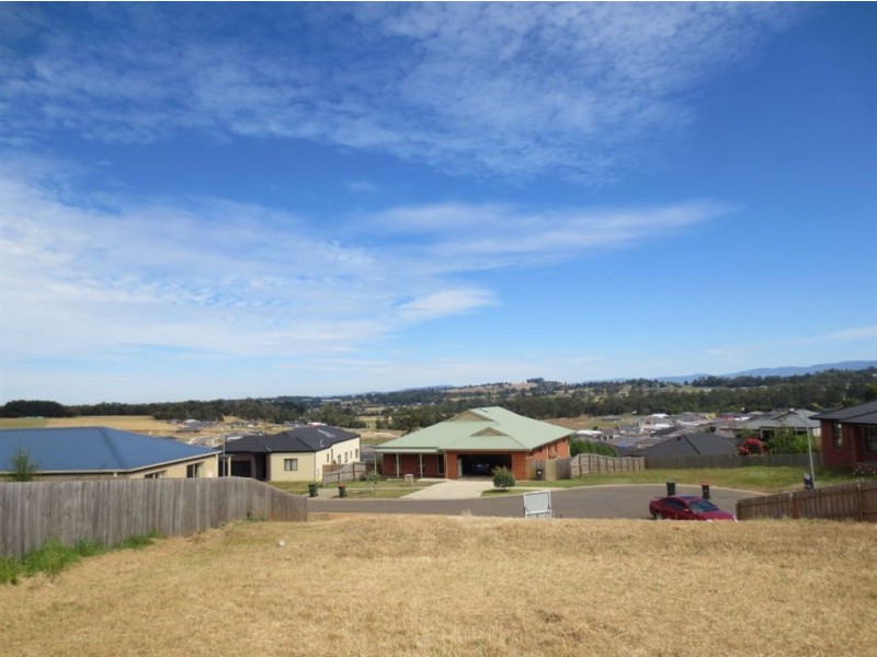 6 Buritta Court, Drouin VIC 3818
