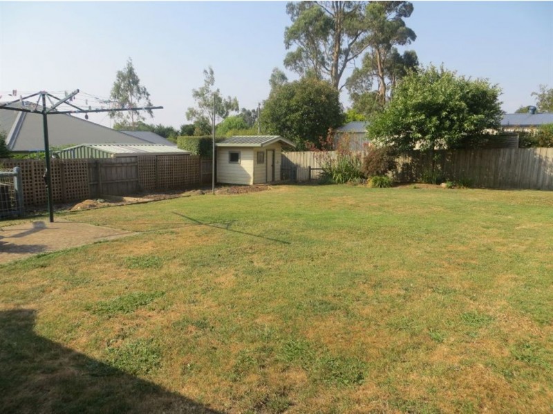 3 Wallace Crescent, Drouin VIC 3818