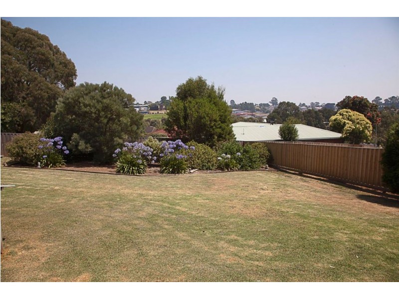 37 Darnum Street, Drouin VIC 3818