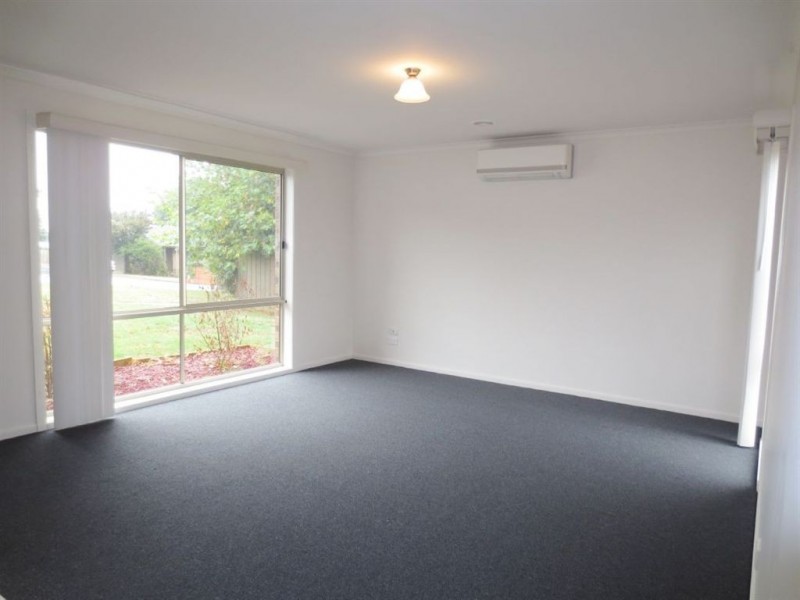 1 Vivian Court, Drouin VIC 3818