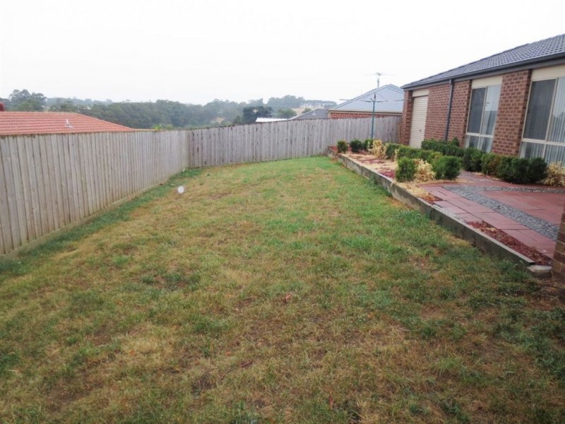 1 Vivian Court, Drouin VIC 3818