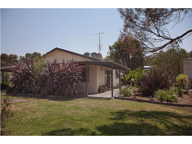 33 Riverside Road, Bunyip VIC 3815