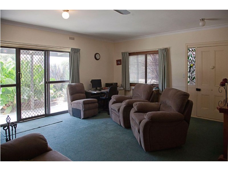 33 Riverside Road, Bunyip VIC 3815