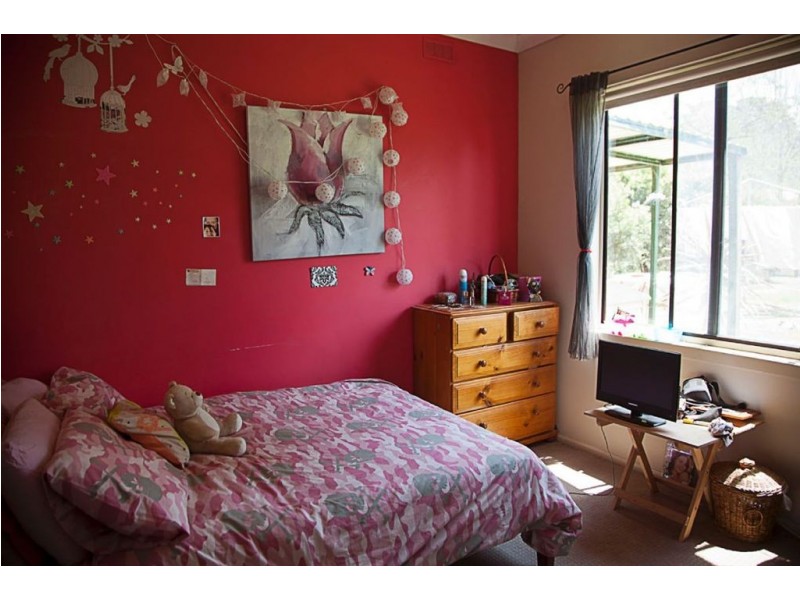 33 Riverside Road, Bunyip VIC 3815