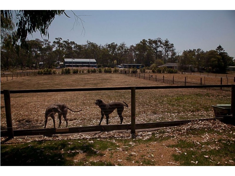 33 Riverside Road, Bunyip VIC 3815