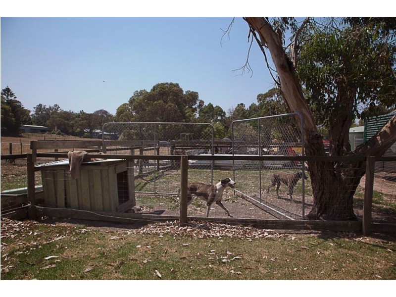 33 Riverside Road, Bunyip VIC 3815