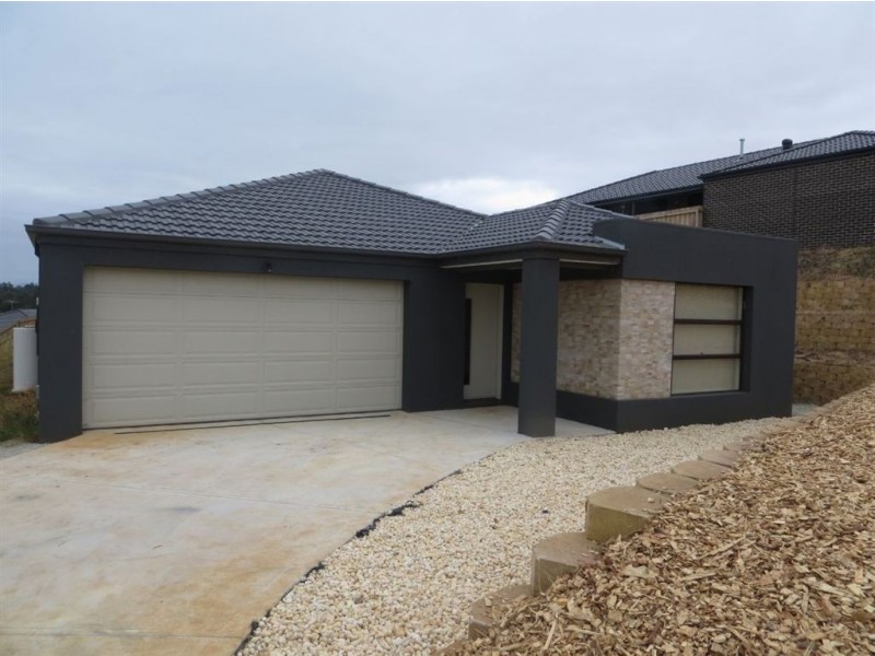 30 Hatfield Drive, Drouin VIC 3818