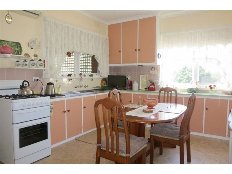 17 Morton Avenue, Drouin VIC 3818