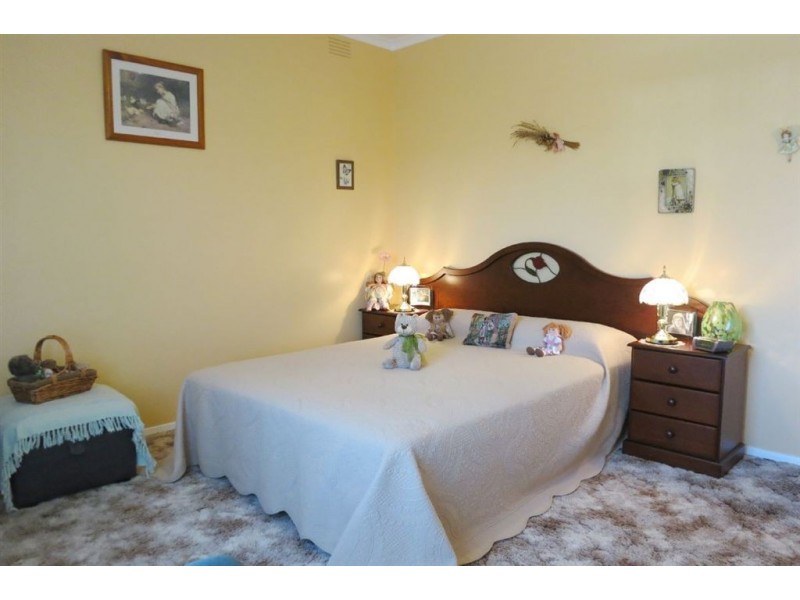 17 Morton Avenue, Drouin VIC 3818