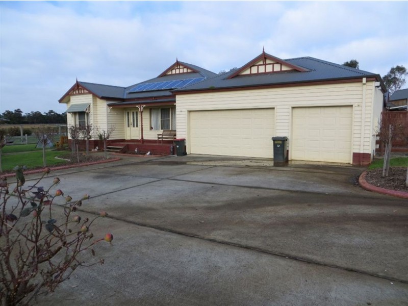 22 Nottingham Court, Drouin VIC 3818