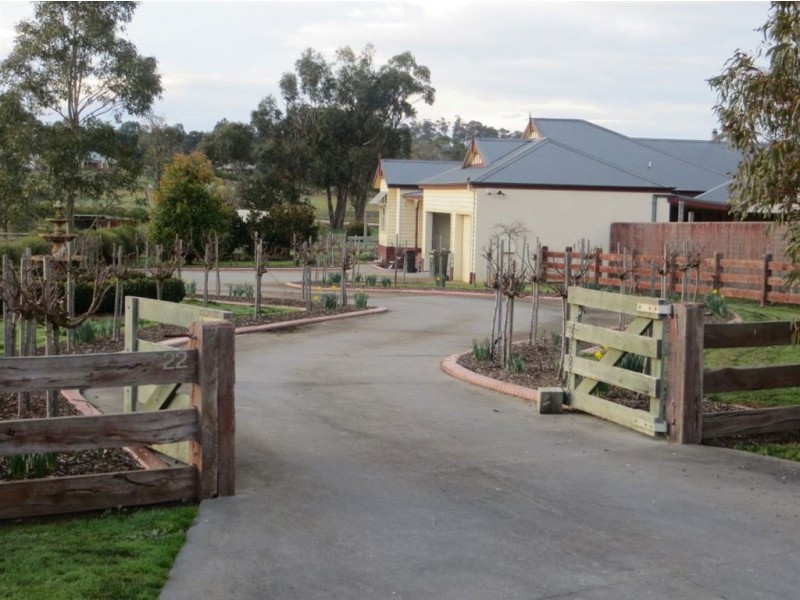 22 Nottingham Court, Drouin VIC 3818