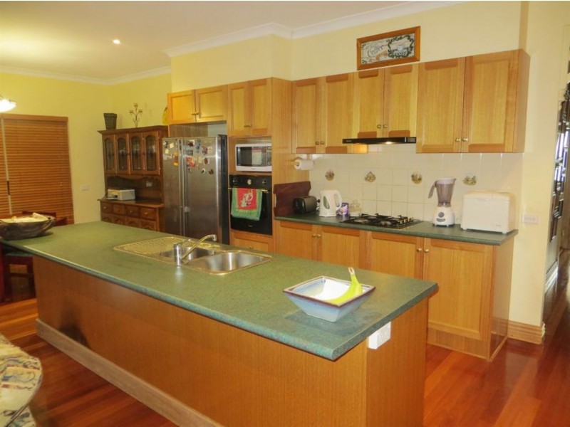 22 Nottingham Court, Drouin VIC 3818