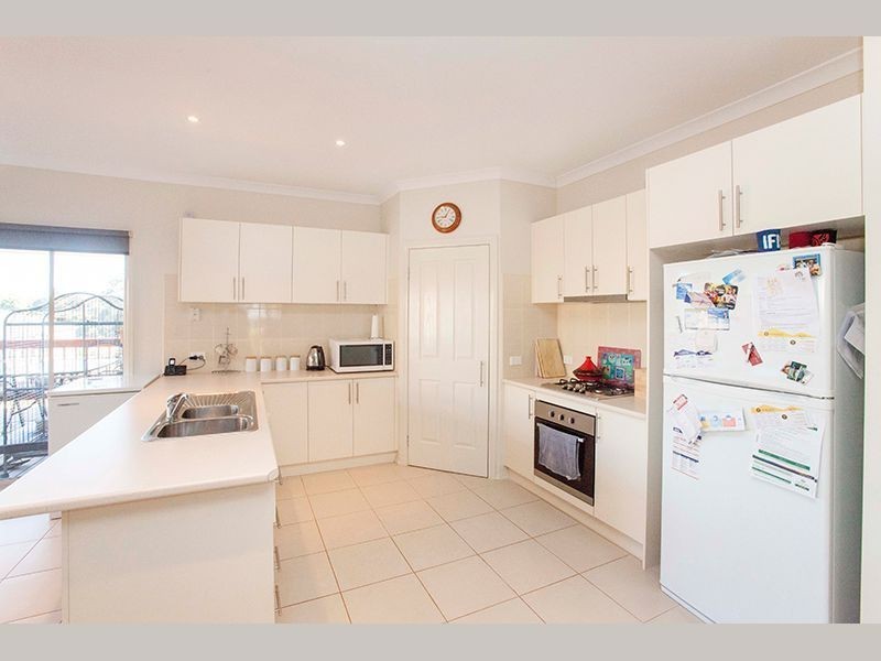 7 Vivian Court, Drouin VIC 3818