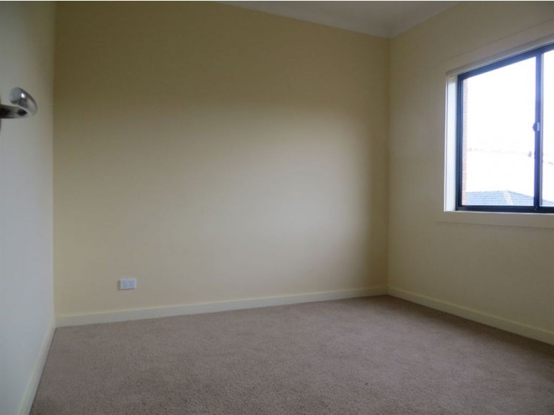 5 Buritta Court, Drouin VIC 3818