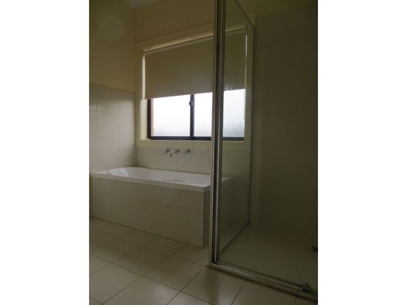 5 Buritta Court, Drouin VIC 3818