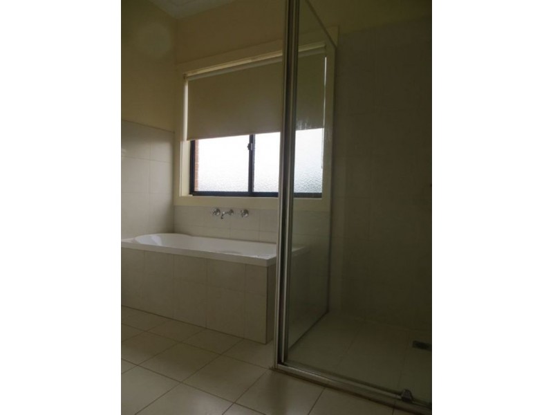 5 Buritta Court, Drouin VIC 3818